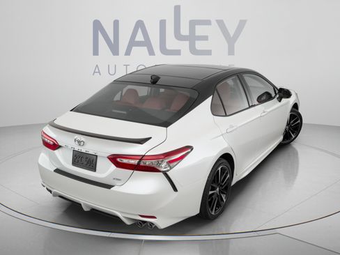 Used 2020 Toyota Camry XSE FWD image 4