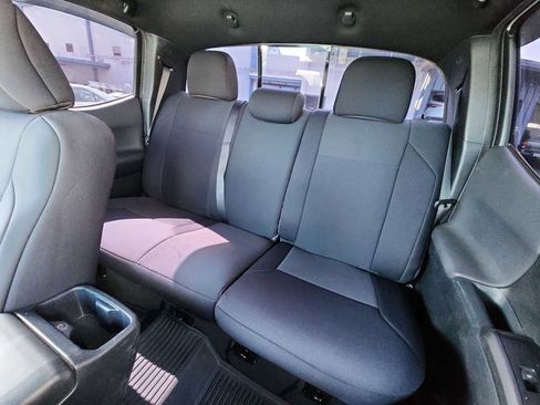 Used 2017 Toyota Tacoma TRD Off-Road image 23