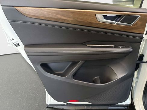 Certified 2024 Volkswagen Atlas SE image 11