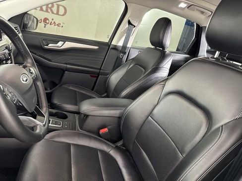 Used 2022 Ford Escape SEL image 11