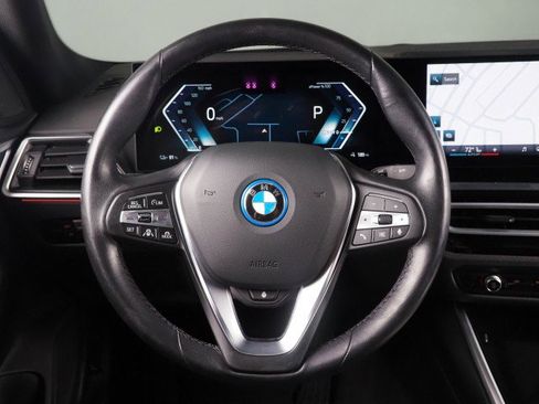 Used 2024 BMW i4 xDrive40 image 18