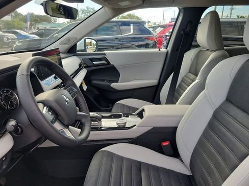 New 2026 Mitsubishi Outlander SE image 19