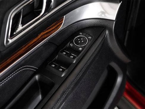 Used 2019 Ford Explorer Limited w/ Class III Trailer Tow Package image 44