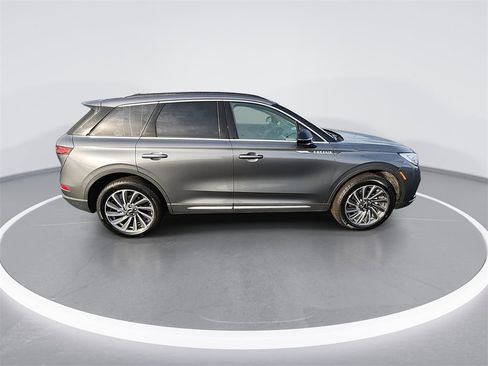 Used 2025 Lincoln Corsair Reserve w/ Equipment Group 202A image 9