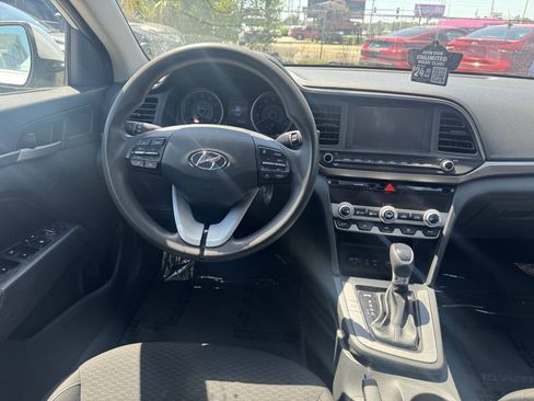 Used 2020 Hyundai Elantra SEL w/ Cargo Package (C1) FWD image 6