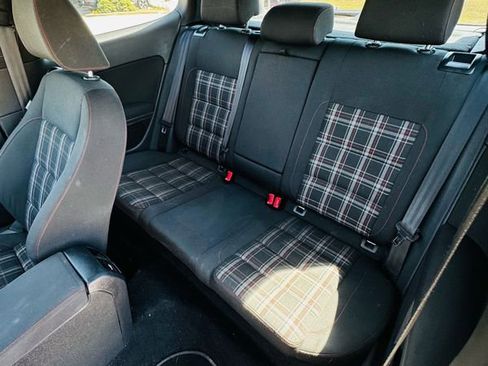 Used 2012 Volkswagen Golf 2-Door image 15