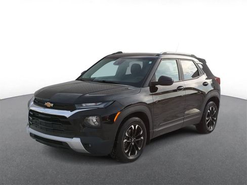 Used 2021 Chevrolet TrailBlazer LT w/ Driver Confidence Package image 4