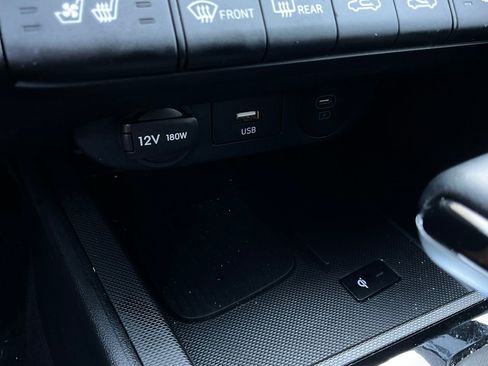 Used 2025 Hyundai Elantra Limited image 28