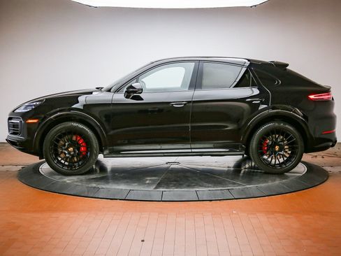 Certified 2023 Porsche Cayenne GTS AWD/4WD image 2