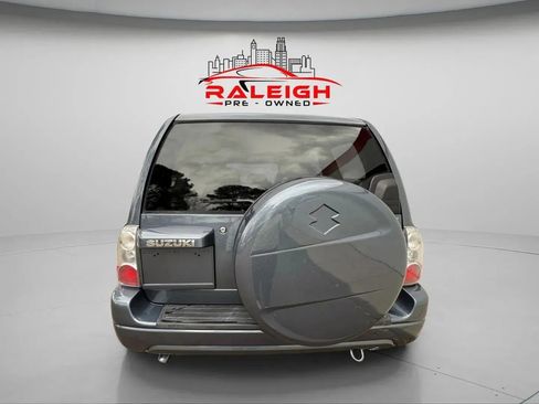 Used 2004 Suzuki XL7 LX image 6