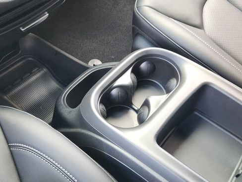 New 2026 Chrysler Pacifica Select image 16