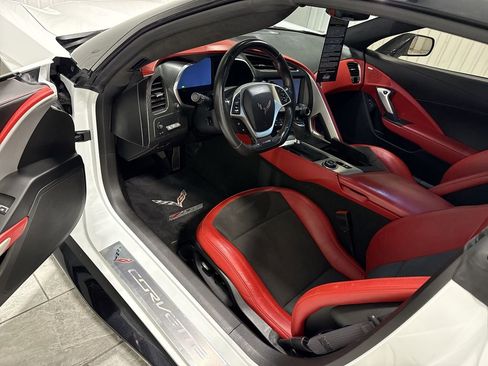 Used 2016 Chevrolet Corvette Z06 w/ 3LZ Preferred Equipment Group image 10