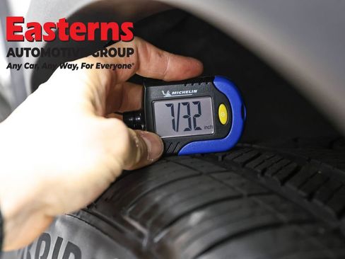 Used 2025 Mercedes-Benz GLE 450e 4MATIC image 26