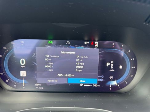 Certified 2025 Volvo XC60 B5 Plus image 24