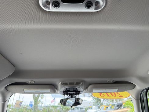 Used 2018 MINI Cooper 4-Door Hardtop FWD image 19