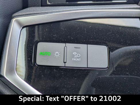 Used 2025 Audi Q3 2.0T Premium w/ Convenience Package image 28