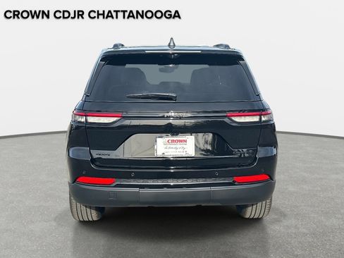New 2025 Jeep Grand Cherokee Limited w/ Luxury Tech Group II AWD/4WD image 5