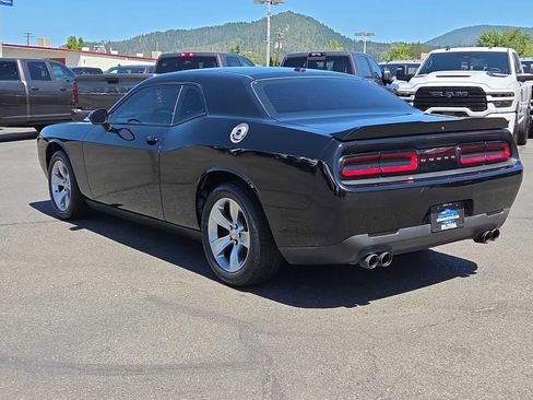 Used 2020 Dodge Challenger SXT RWD image 12