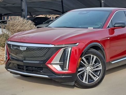 New 2026 Cadillac Lyriq Luxury image 6