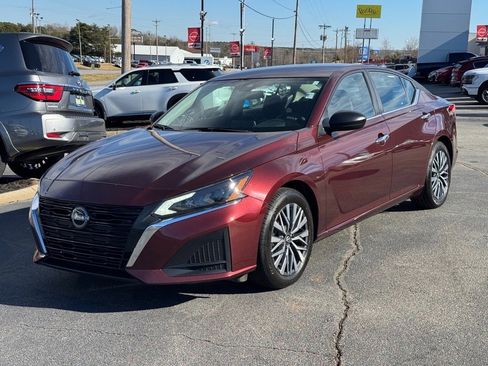 Certified 2025 Nissan Altima 2.5 SV image 7