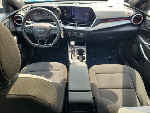 Used 2024 Chevrolet Trax RS w/ Sunroof Package FWD image 9
