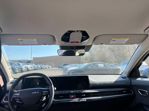 Used 2025 Kia K4 LXS image 32