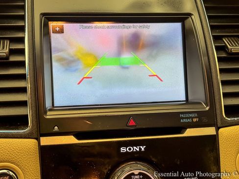 Used 2017 Ford Taurus Limited image 19