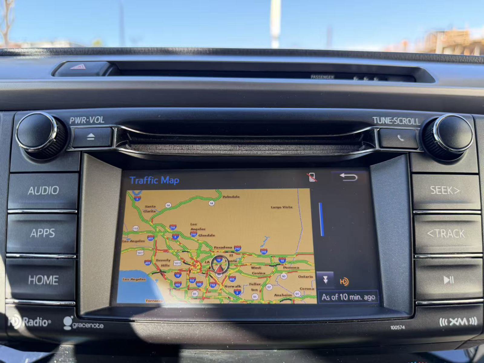 Used 2018 Toyota RAV4 XLE FWD image 16