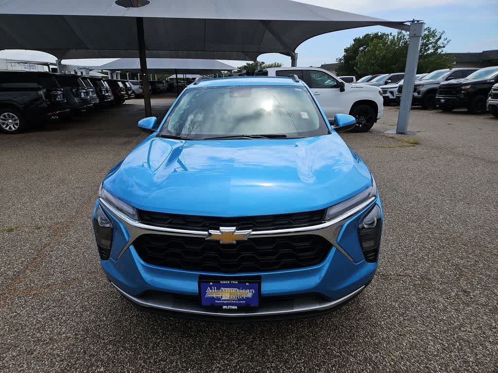 Used 2025 Chevrolet Trax LT w/ Driver Confidence Package FWD image 3