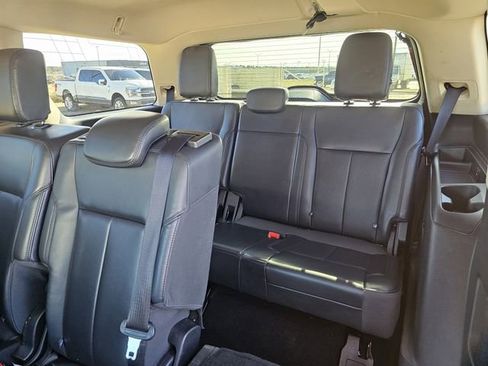 Certified 2024 Ford Expedition XLT image 18