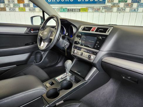 Used 2015 Subaru Outback 2.5i Premium AWD/4WD image 2