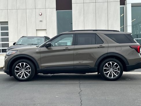 New 2026 Ford Explorer ST-Line RWD image 6