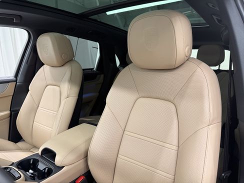 Certified 2026 Porsche Cayenne S AWD/4WD image 35