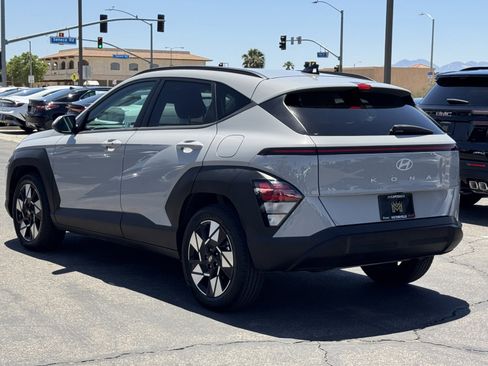 Used 2024 Hyundai Kona SEL FWD image 4
