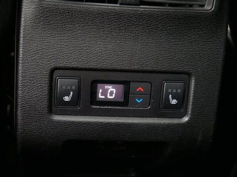 Used 2022 Mitsubishi Outlander SEL AWD/4WD image 15