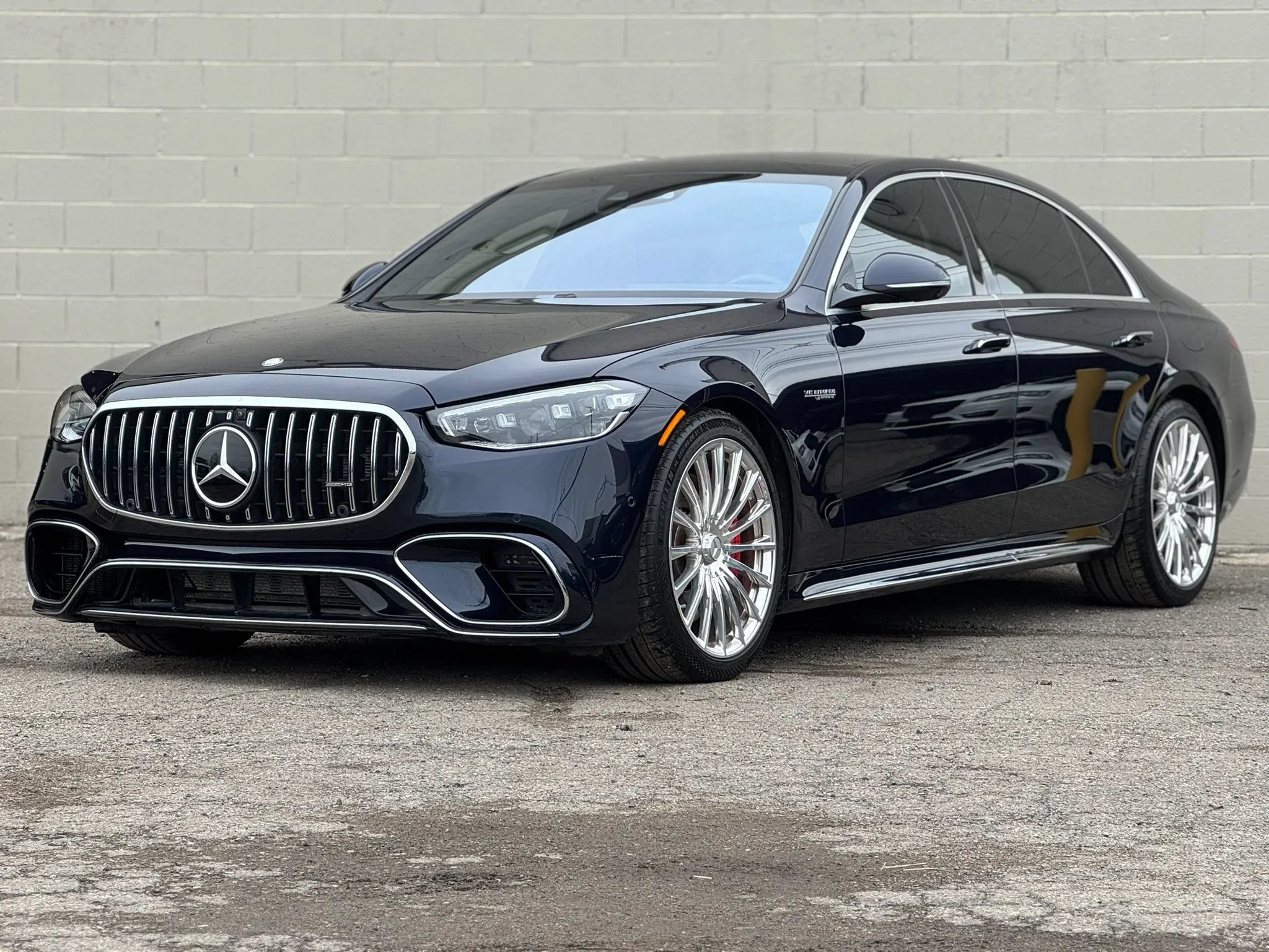 Used 2024 Mercedes-Benz S 63 AMG S image 2
