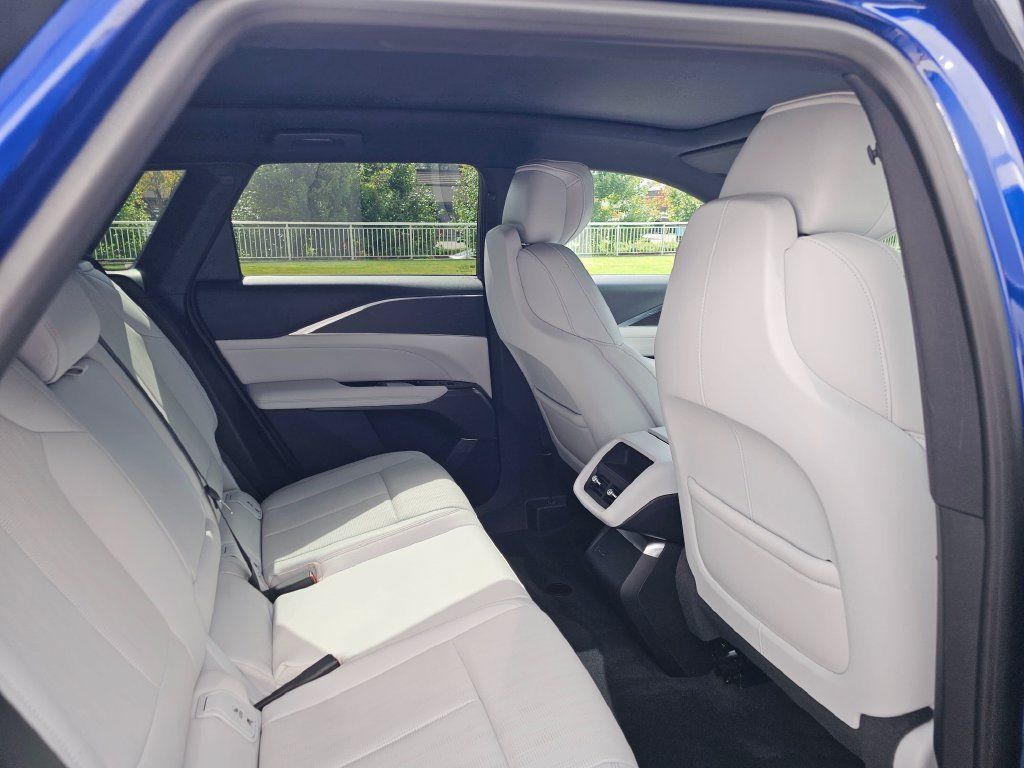 Certified 2024 Cadillac Lyriq Luxury AWD/4WD image 14