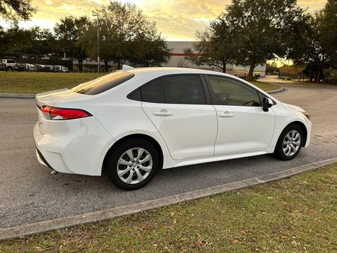 Certified 2022 Toyota Corolla LE image 5