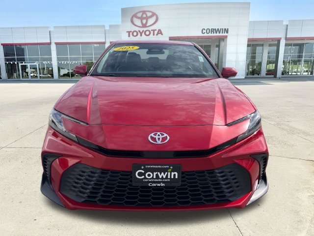Used 2025 Toyota Camry SE FWD image 8