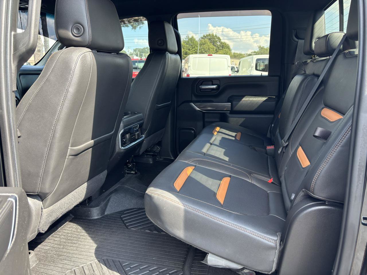Used 2020 GMC Sierra 2500 AT4 w/ AT4 Premium Package AWD/4WD image 13