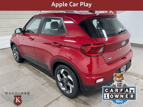 Used 2022 Hyundai Venue SEL image 4