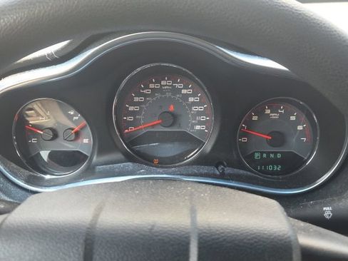 Used 2013 Dodge Avenger SE FWD image 35