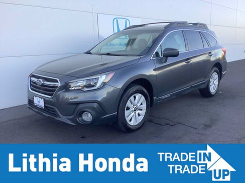 Used 2018 Subaru Outback 2.5i Premium AWD/4WD image 1