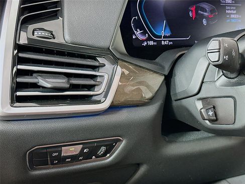 Certified 2022 BMW X5 xDrive45e w/ Executive Package image 10