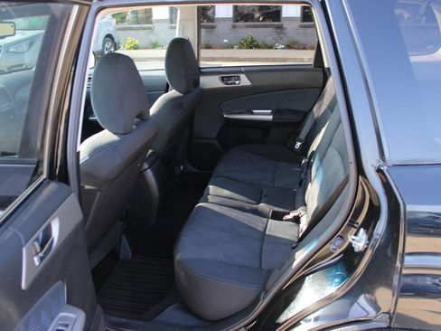 Used 2010 Subaru Forester 2.5X Premium image 9
