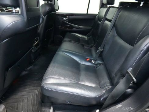 Used 2013 Lexus LX 570 4WD w/ Luxury Pkg image 20