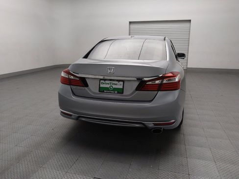 Used 2017 Honda Accord EX image 7