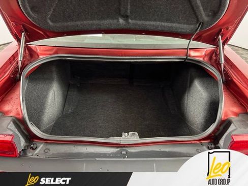 Used 2014 Dodge Challenger SXT RWD image 7