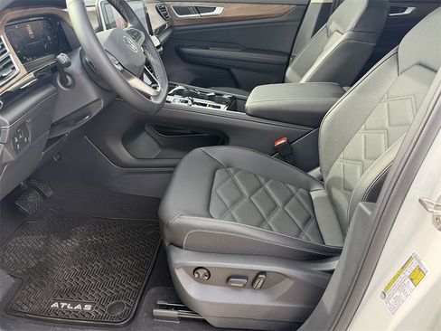 New 2026 Volkswagen Atlas SE image 12
