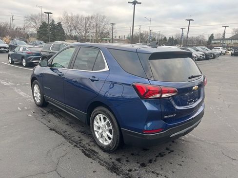 Used 2022 Chevrolet Equinox LT image 3